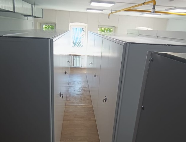 стеллажи с распашными дверями в музее