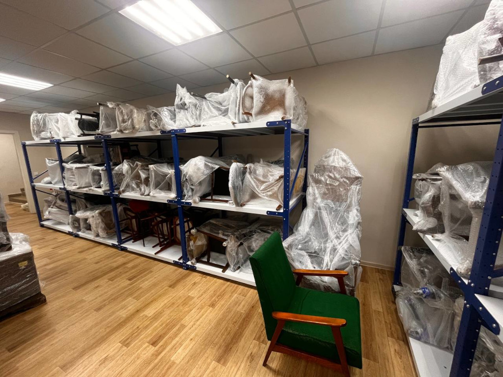 Среднегрузовые стеллажи серии СГС